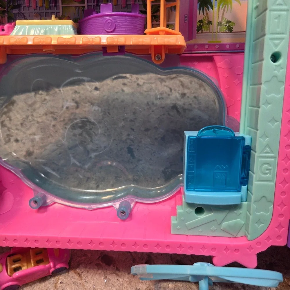 Polly Pocket Starlight Castle Unicorn Party Suitcase Playset HKV43 Pink Purple